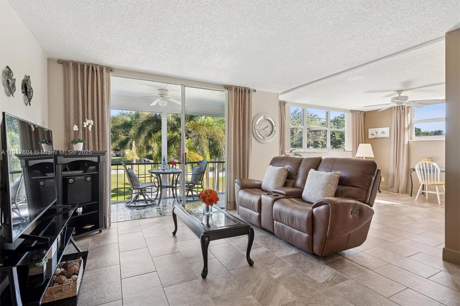 HOLLYBROOK GOLF AND - Residential