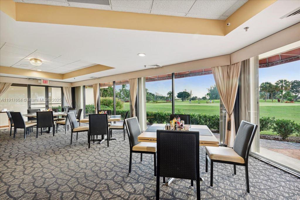 HOLLYBROOK GOLF AND - Residential