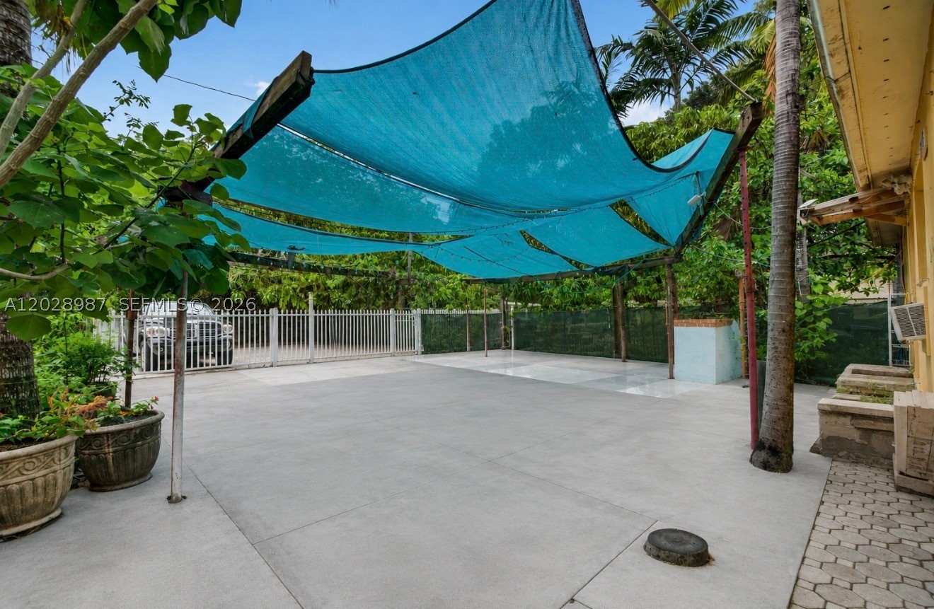 BRUCE TERRACE - Residential