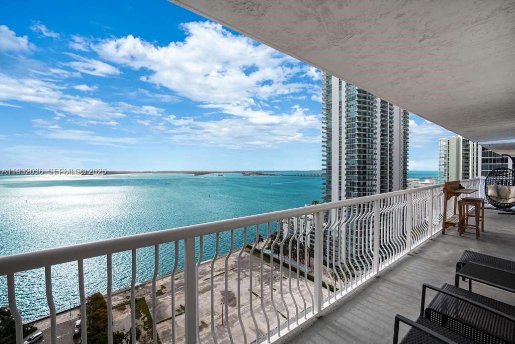 THE CLUB AT BRICKELL BAY - Residential