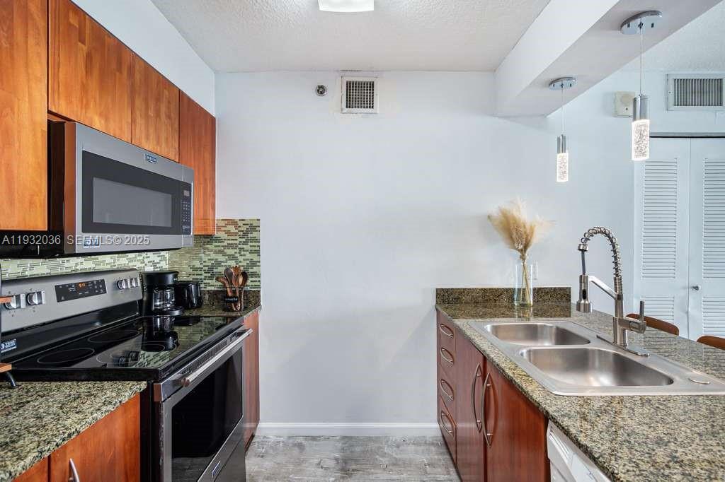 THE CLUB AT BRICKELL BAY - Residential