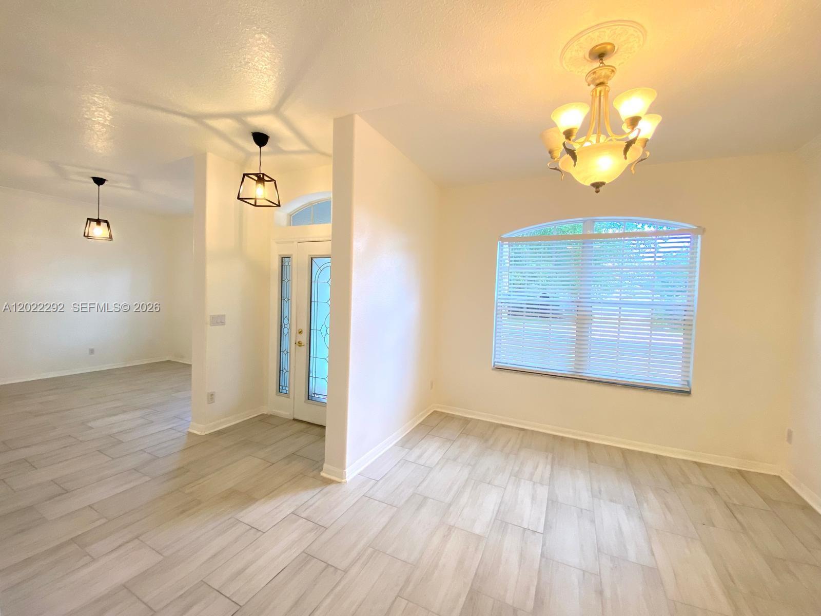 SOMERSET ESTATES COMMUNITY - Residential