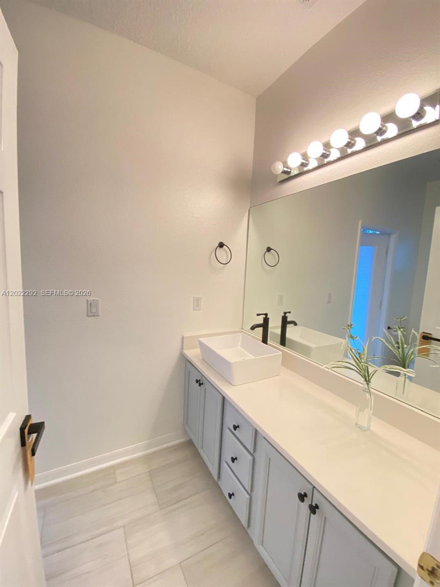 SOMERSET ESTATES COMMUNITY - Residential
