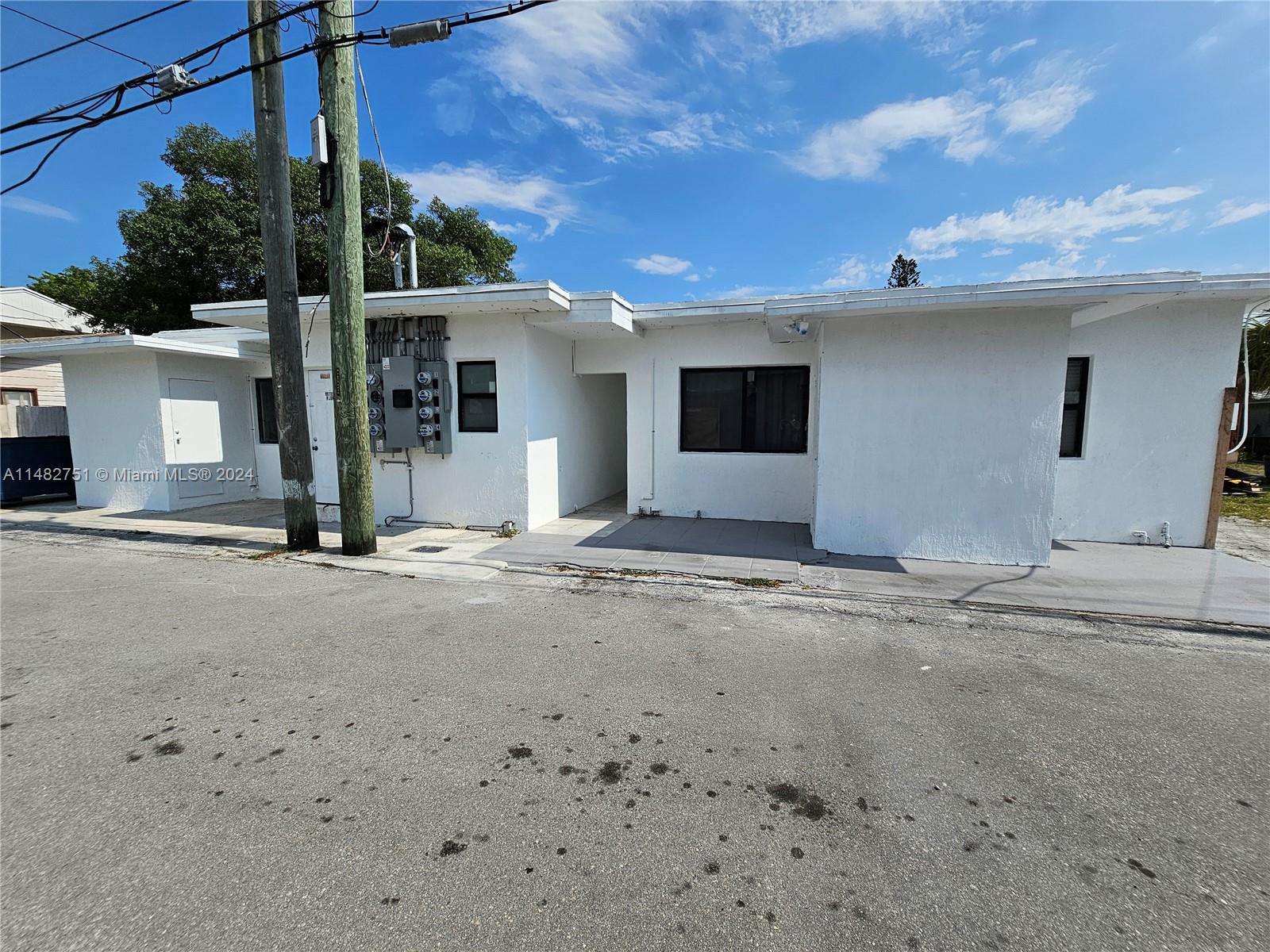 HOLLYWOOD - Residential Lease