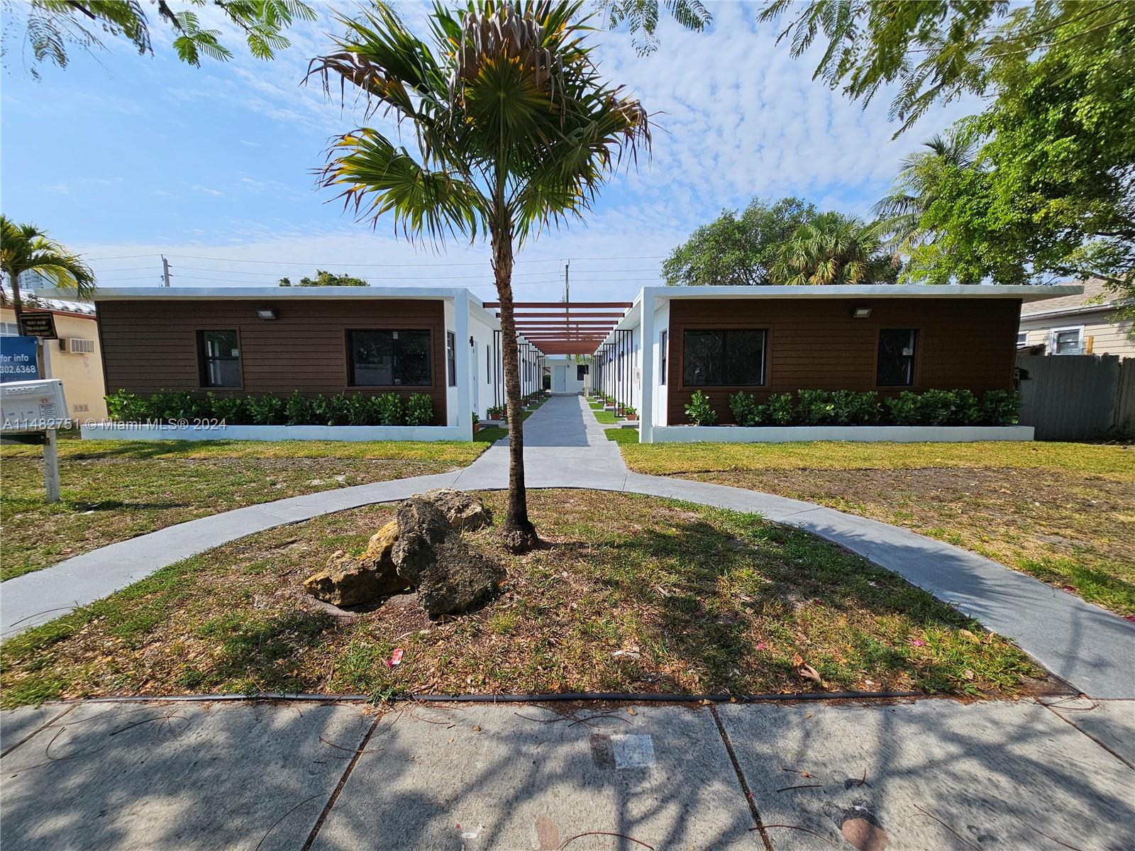 HOLLYWOOD - Residential Lease