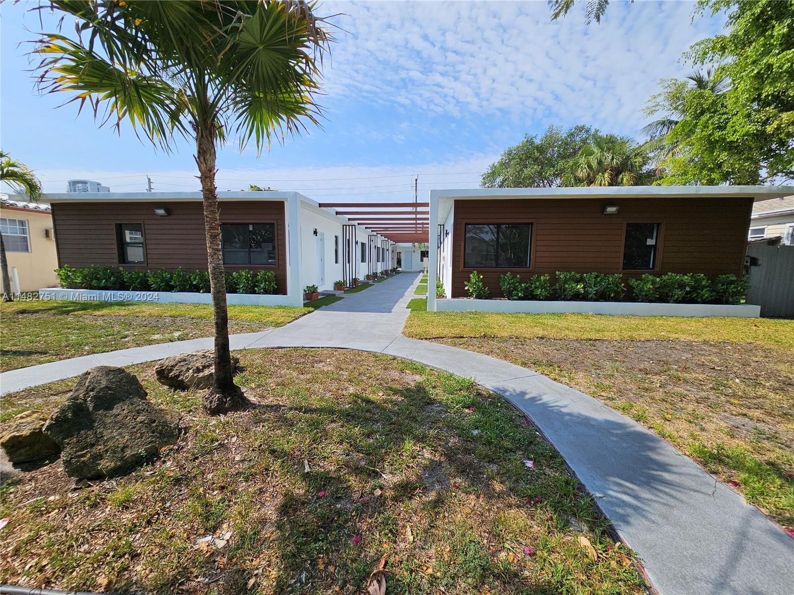 HOLLYWOOD - Residential Lease