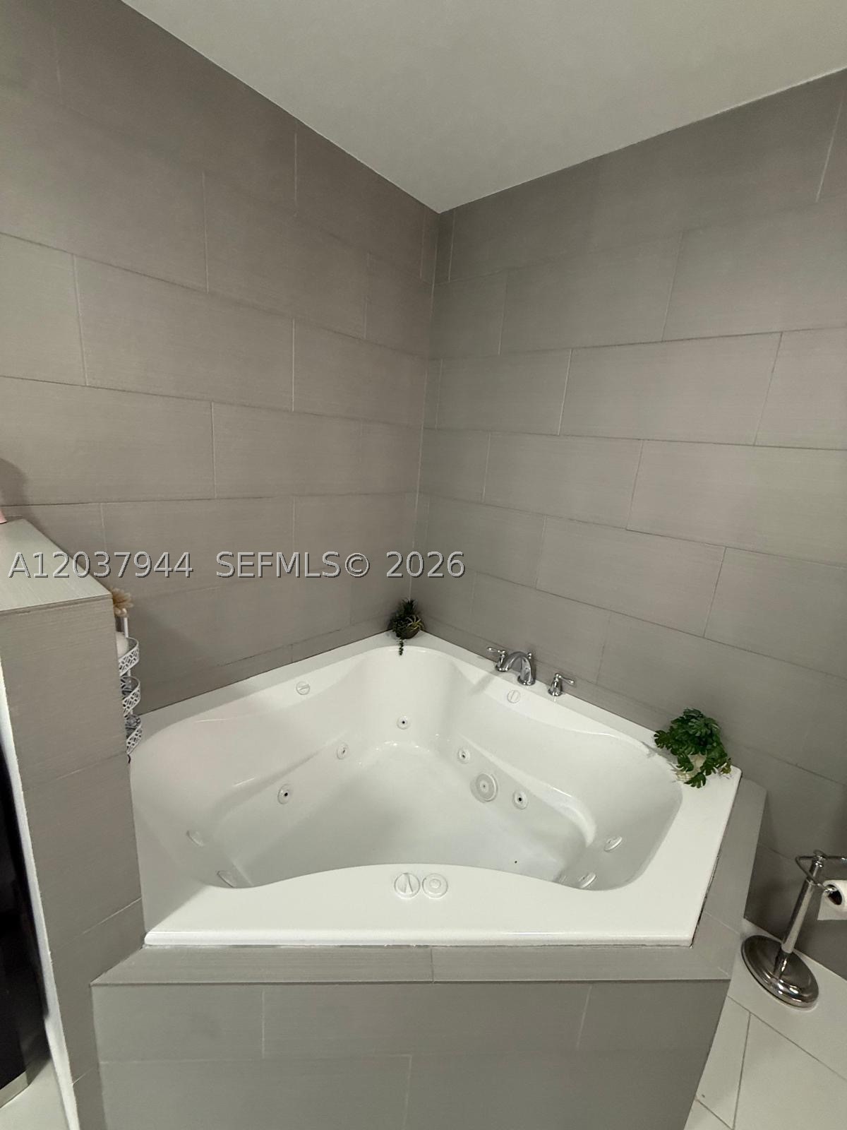 G B ESTATES - Residential