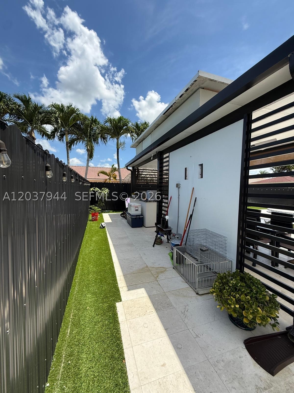 G B ESTATES - Residential
