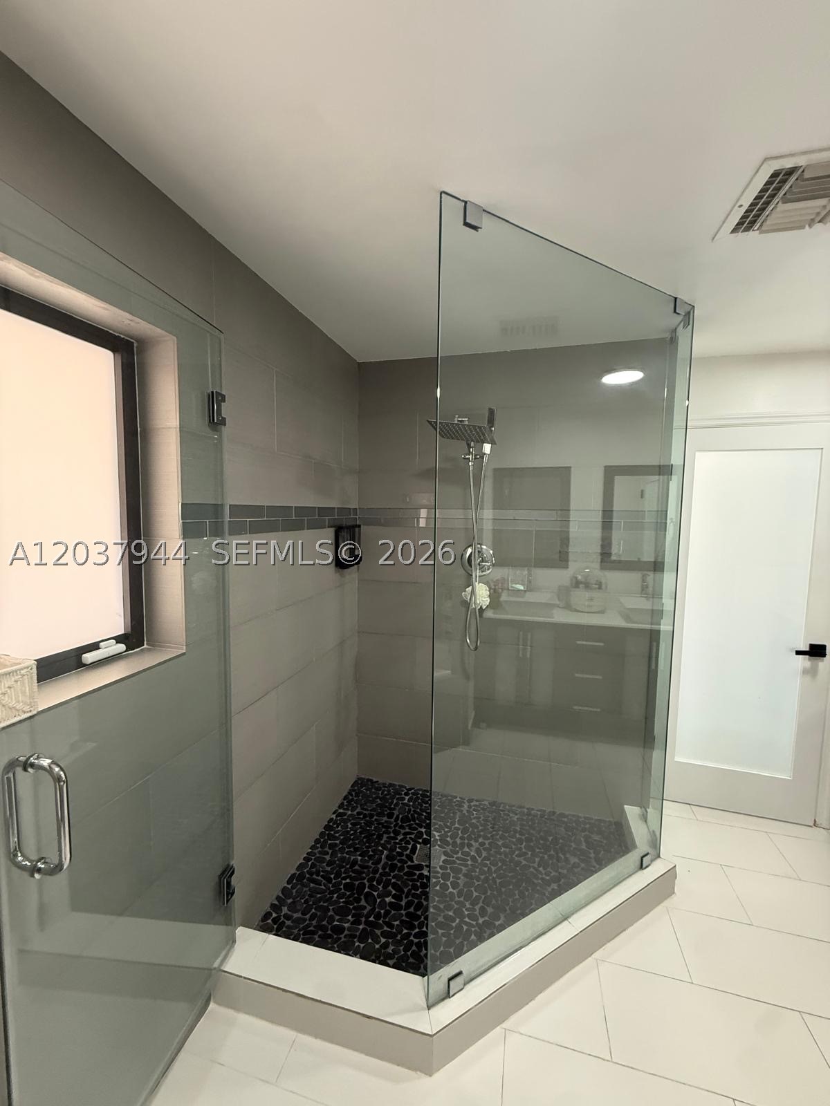 G B ESTATES - Residential