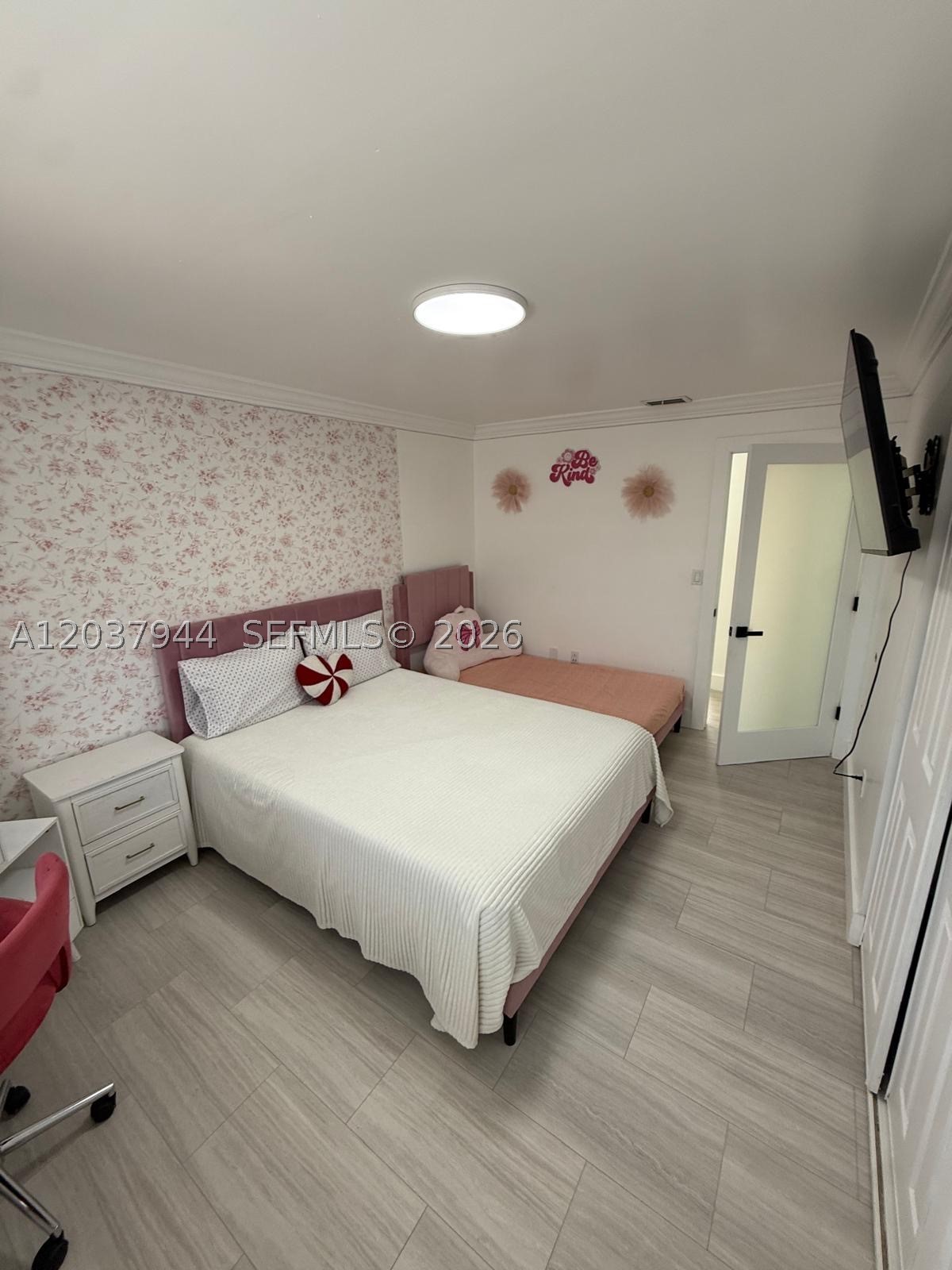 G B ESTATES - Residential