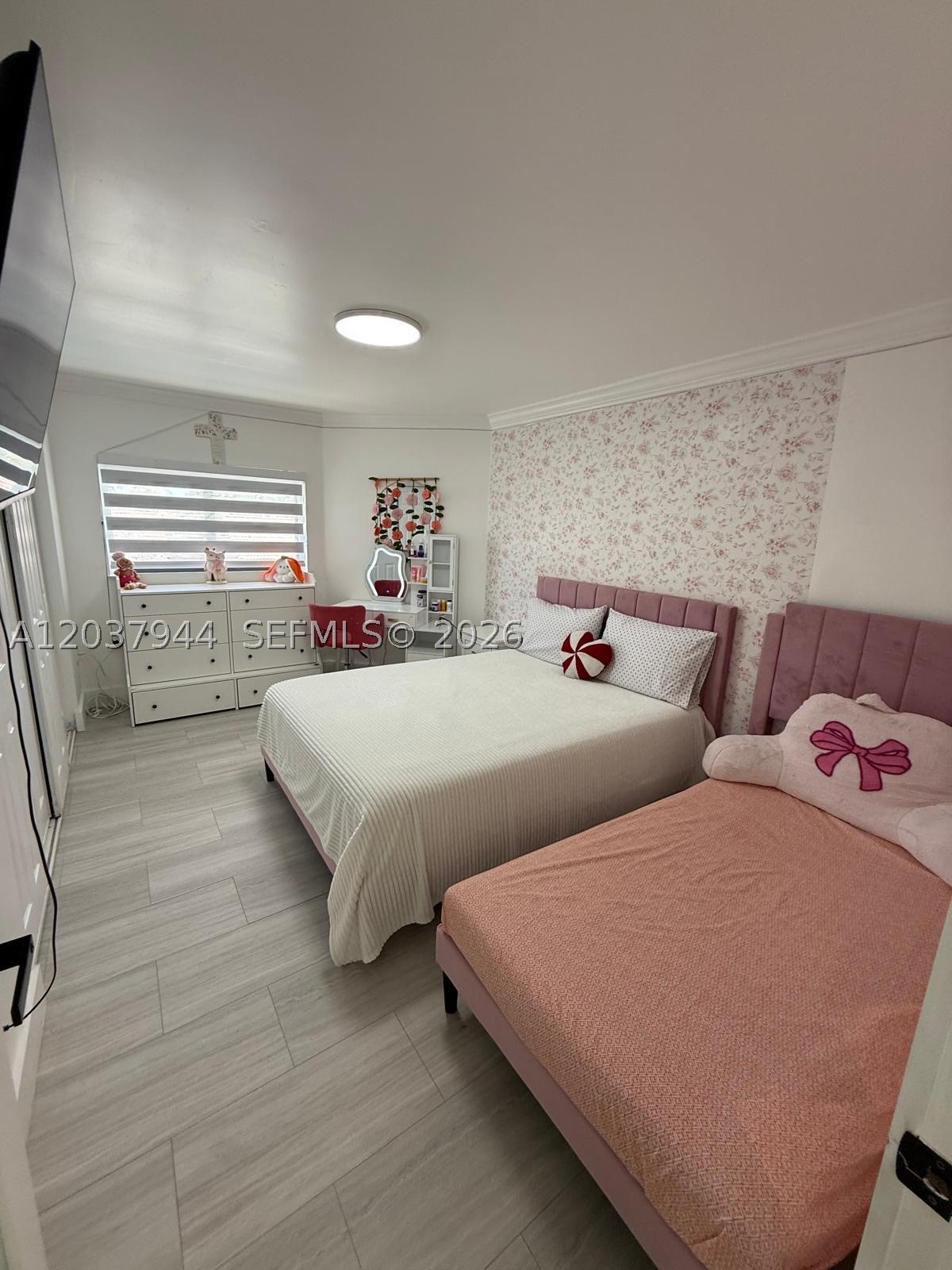 G B ESTATES - Residential