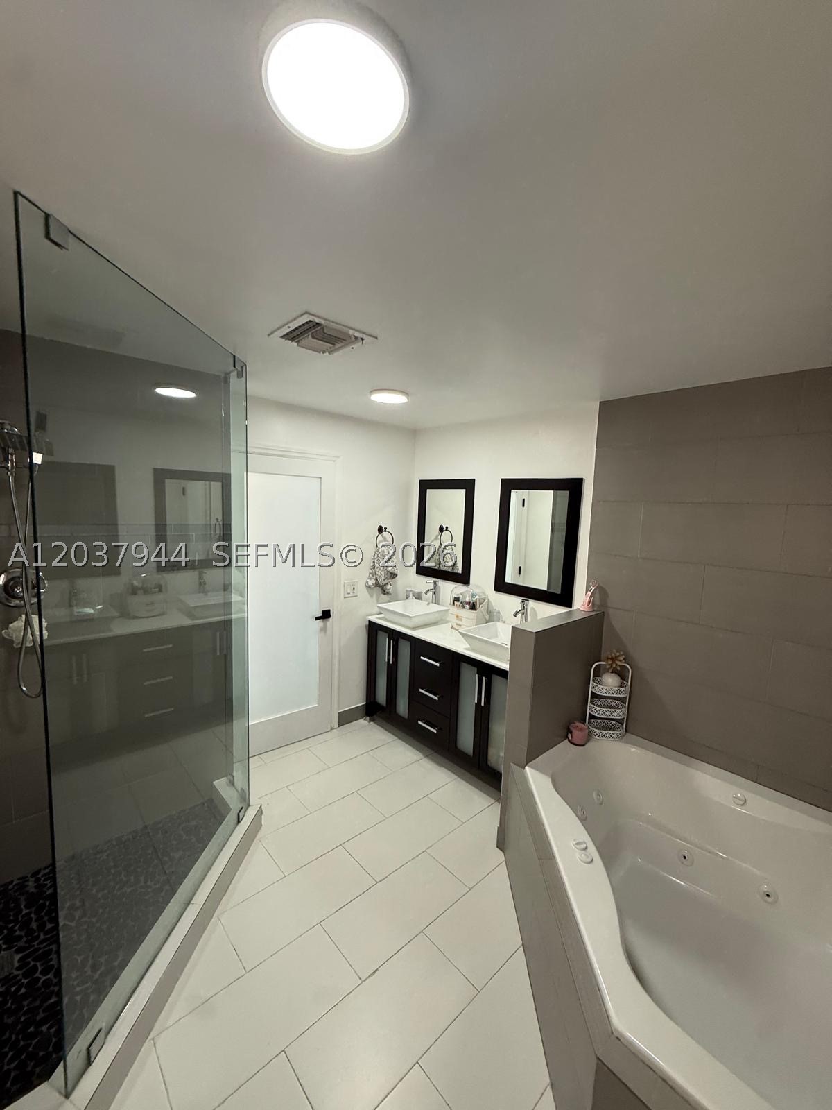 G B ESTATES - Residential