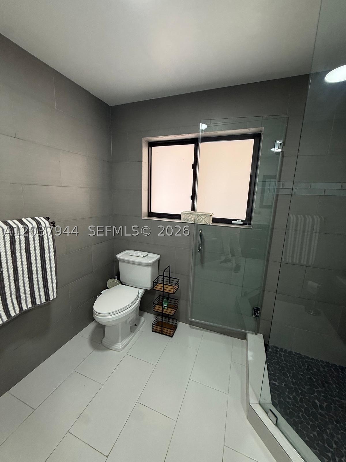 G B ESTATES - Residential
