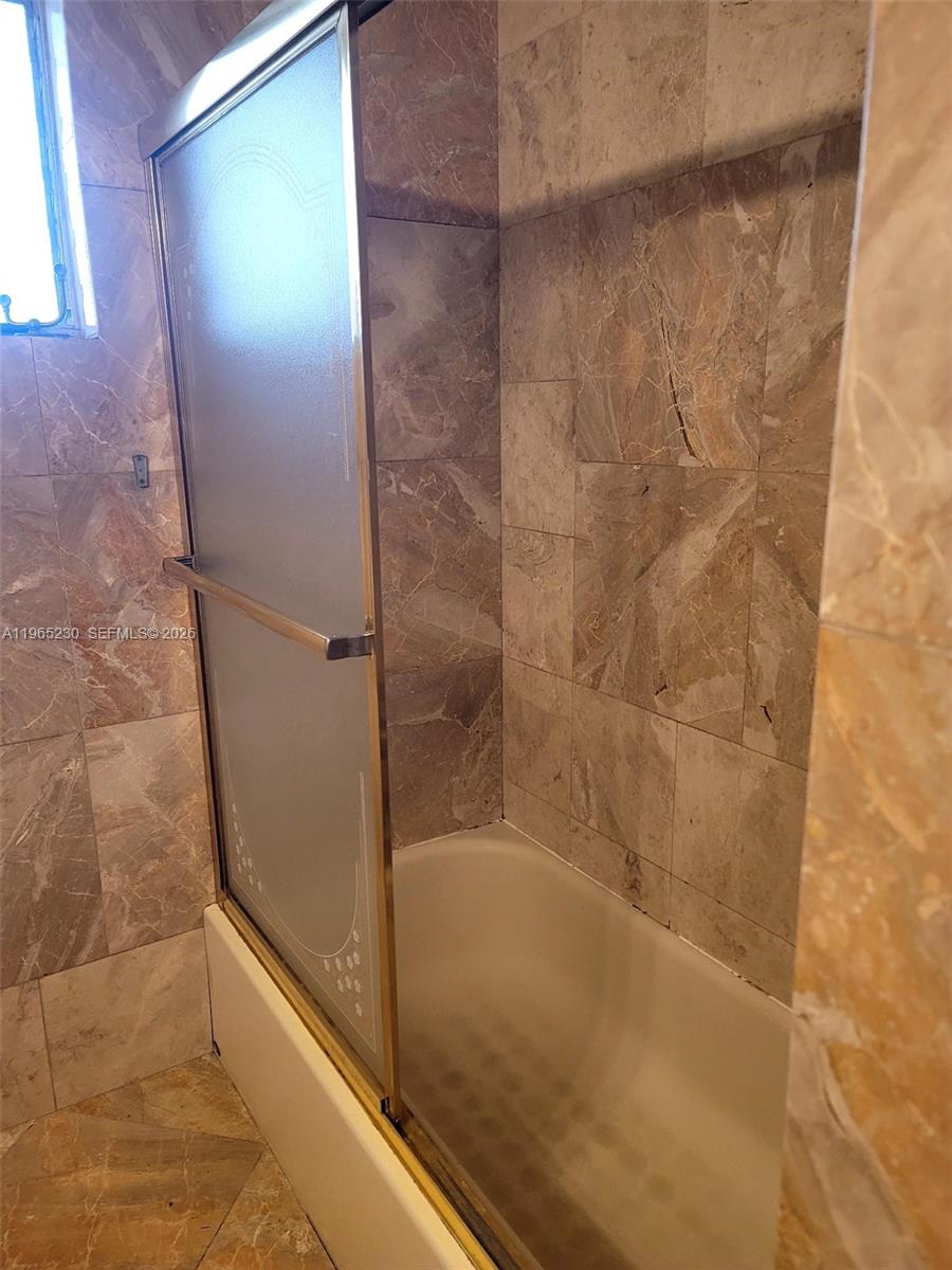 JADE WINDS GROUP BAMBOO G - Residential