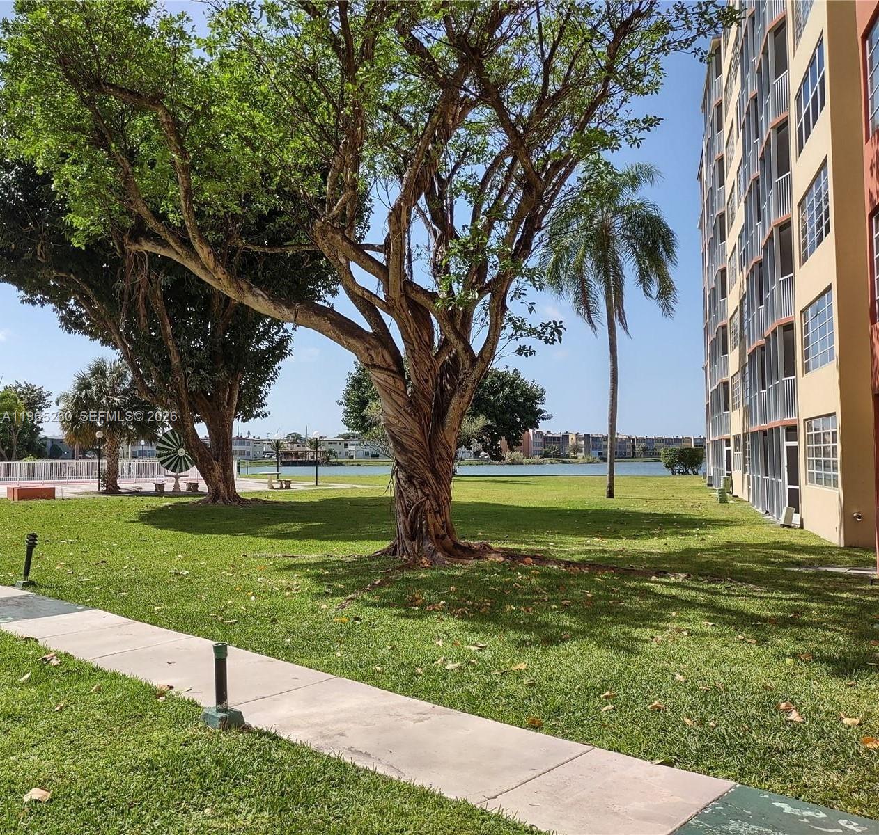 JADE WINDS GROUP BAMBOO G - Residential