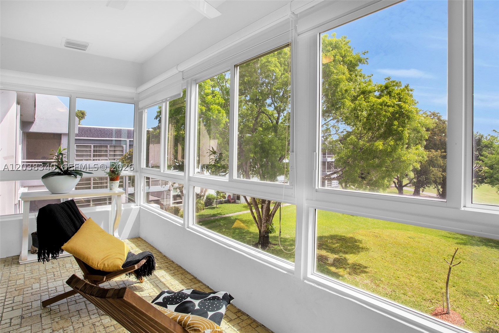 SANDS POINT CONDOMINIUM I - Residential