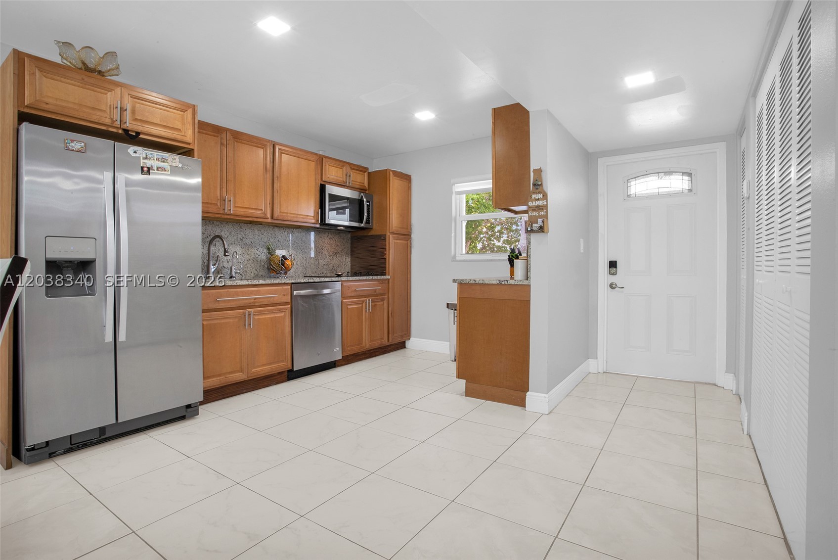 SANDS POINT CONDOMINIUM I - Residential
