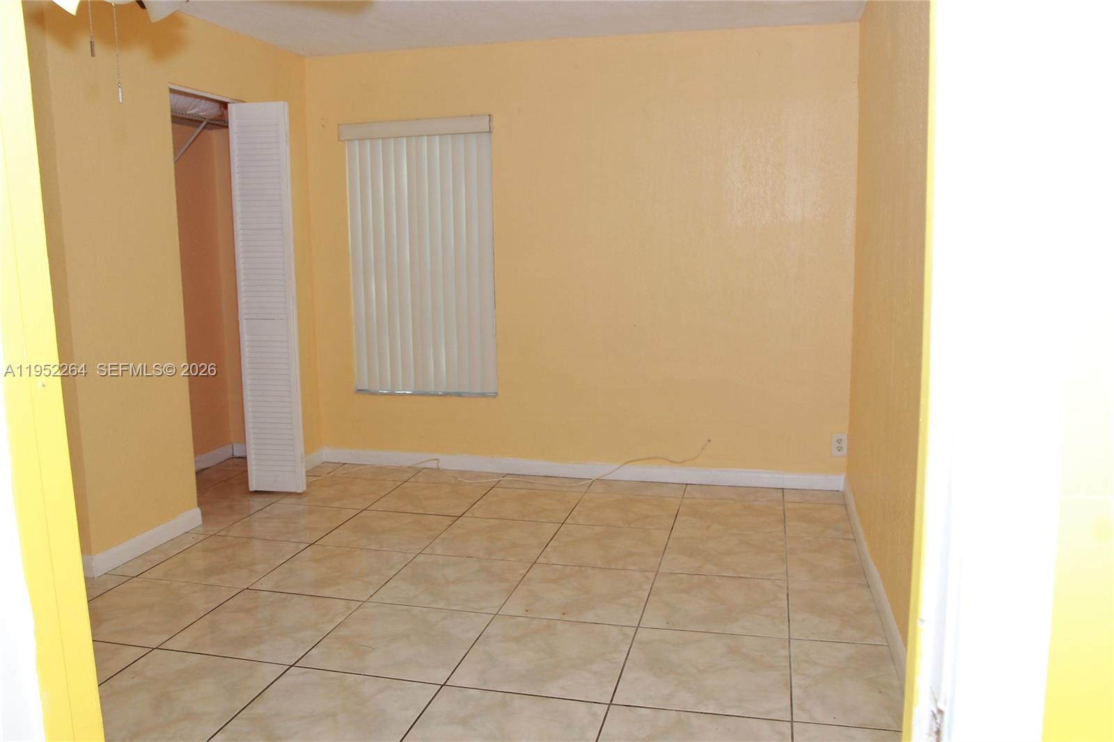 CAPRI VILLAS - Residential Lease