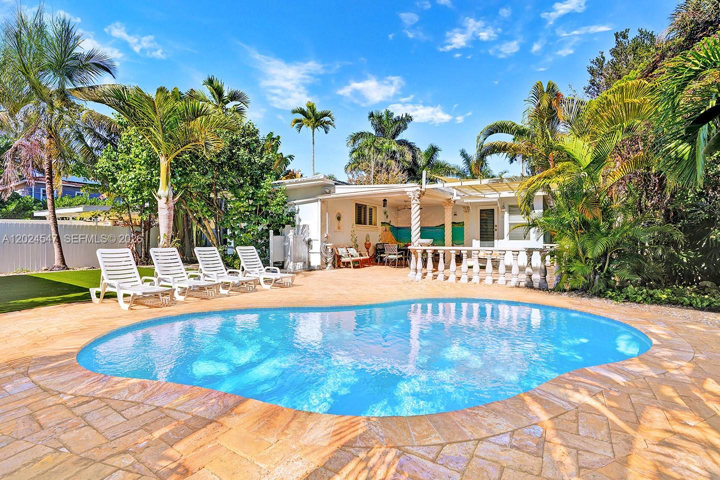 HOLLYWOOD LAKES SECTION - Residential Lease