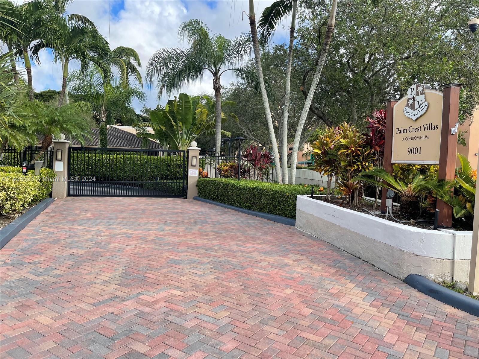 JUST REDUCED!!! Rare Gem! Location, location, location! Bright and spacious corner 2 Story Penthouse, 2 bedroom, 2.5 bathroom in desirable Baptist area. Open living/dining space, high ceilings and filled with abundant natural light. Kitchen with laundry room and eat in area. Covered porch and balconies overlooking garden. Next to Baptist Hospital and close to Dadeland, South Miami, US1, The Falls, 874/826. 

Please schedule showings via ShowAssist.