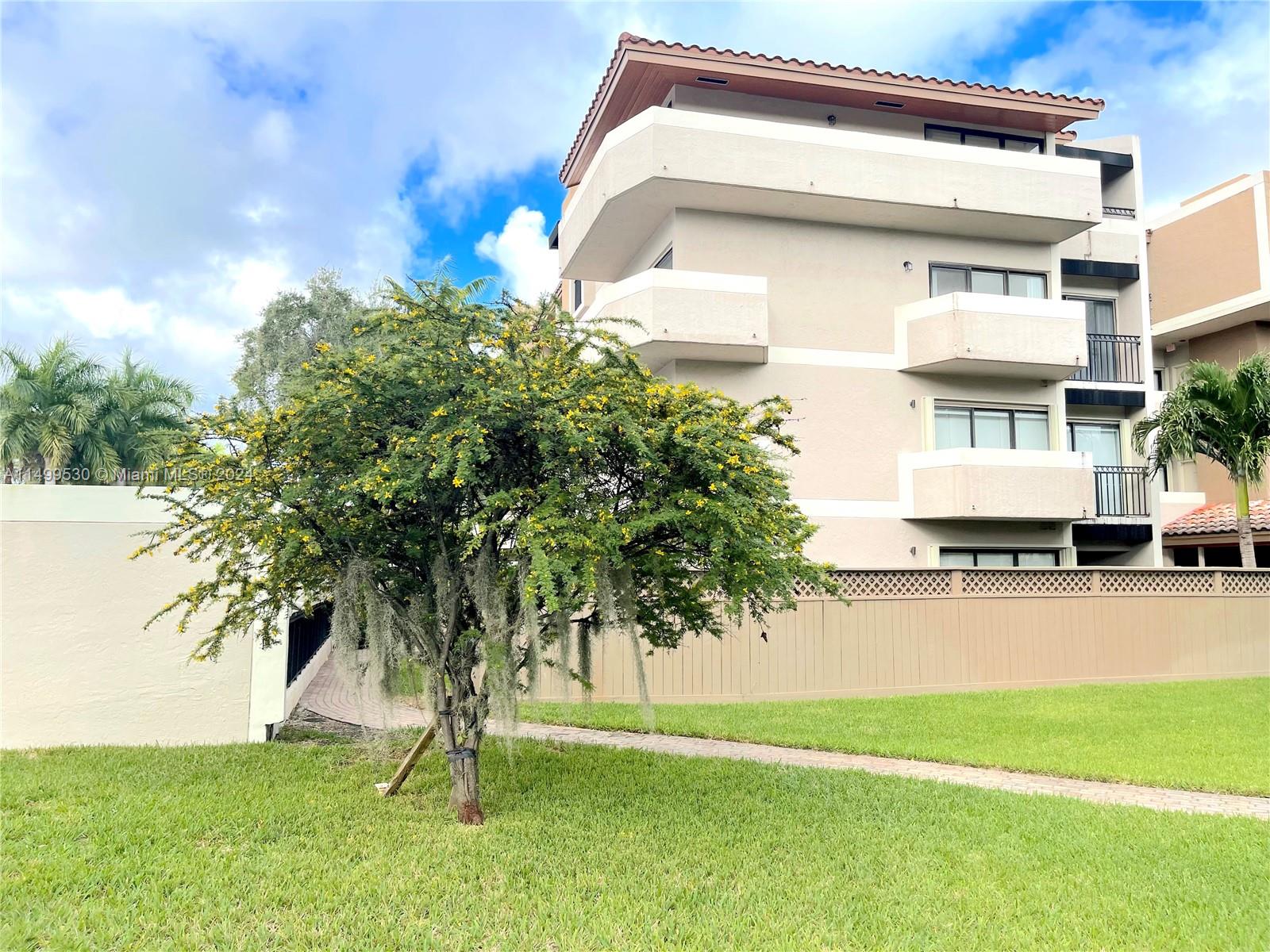 PALM CREST VILLAS CONDO - Residential