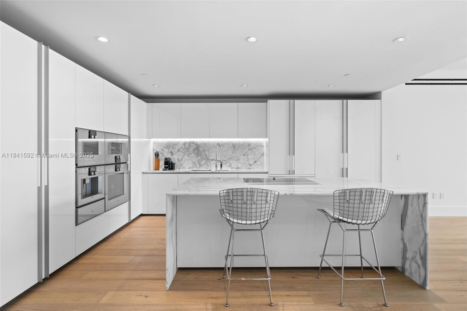 OCEANA BAL HARBOUR CONDO - Residential