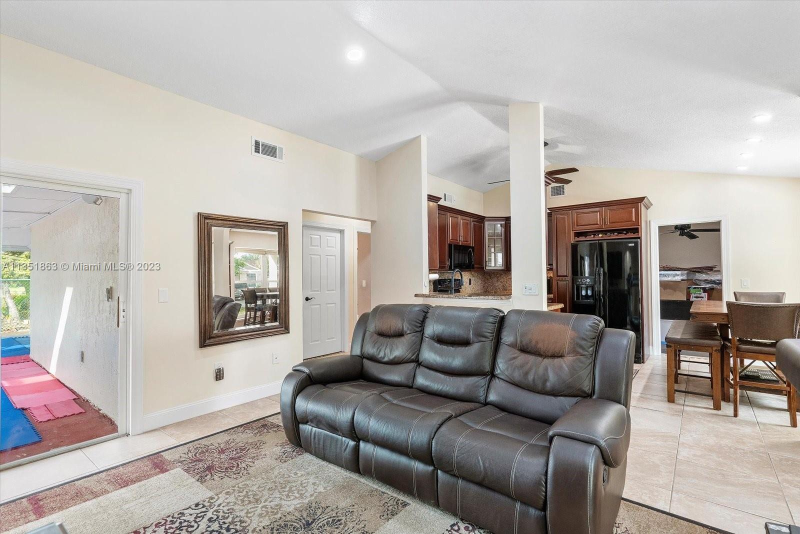 CINNAMON PLACE 1 - Residential
