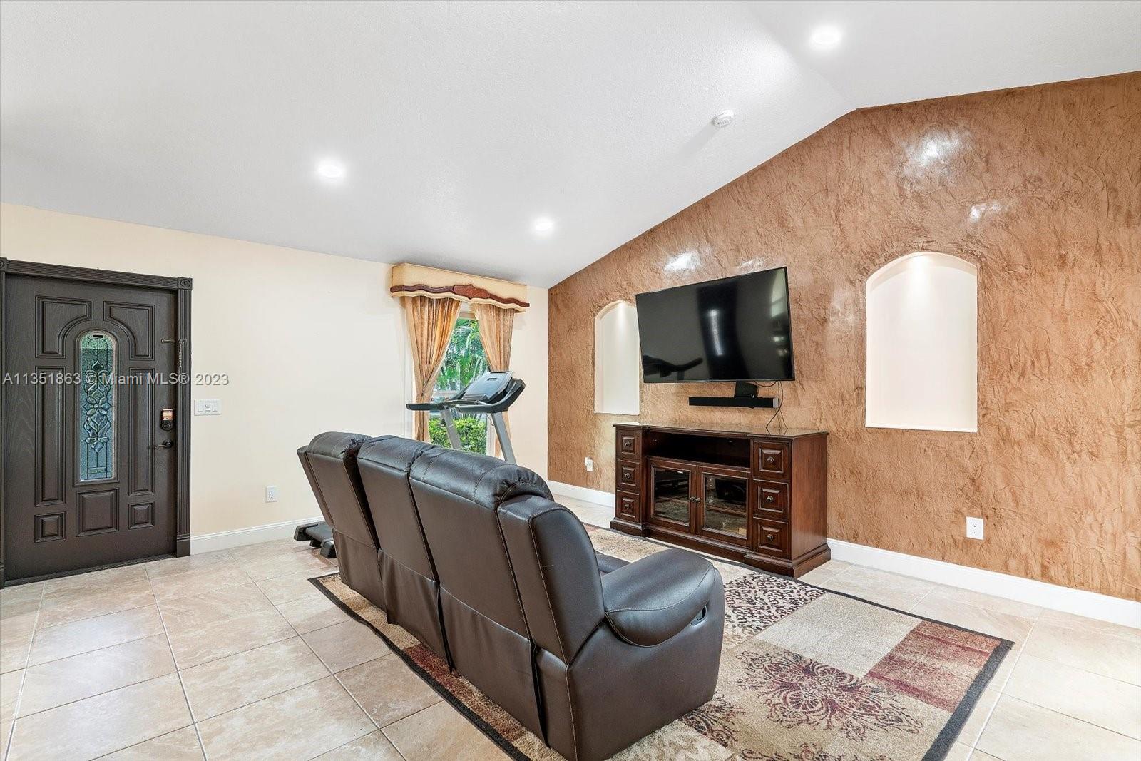 CINNAMON PLACE 1 - Residential