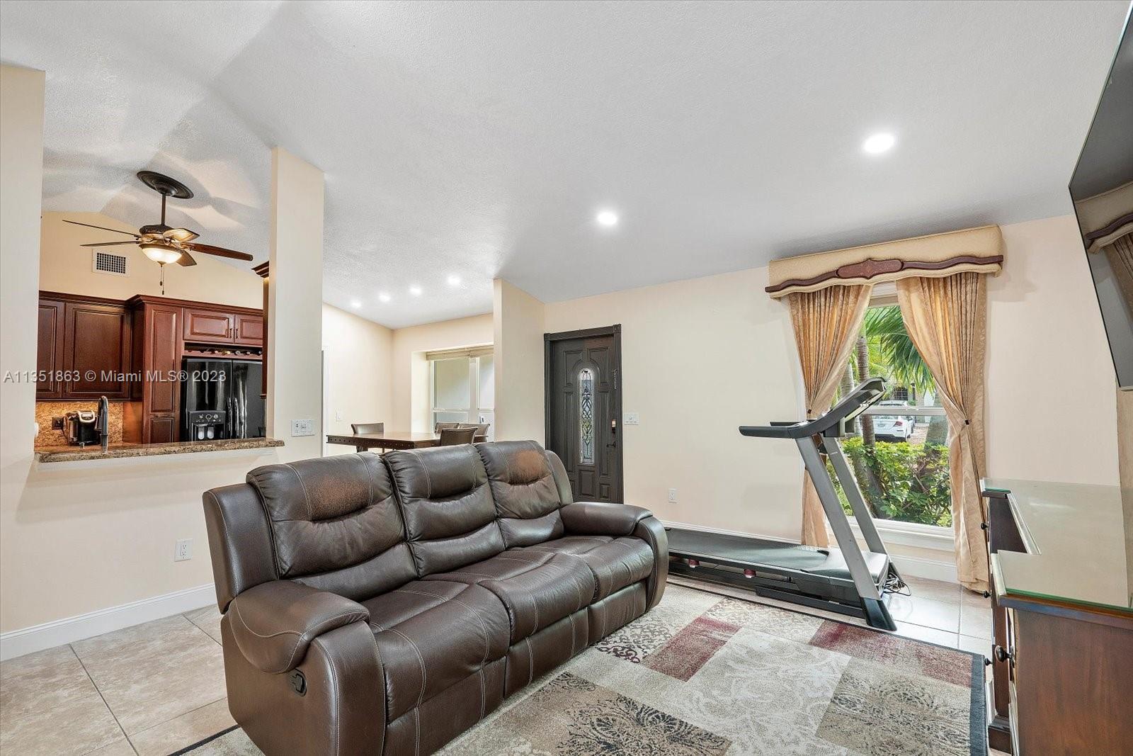 CINNAMON PLACE 1 - Residential