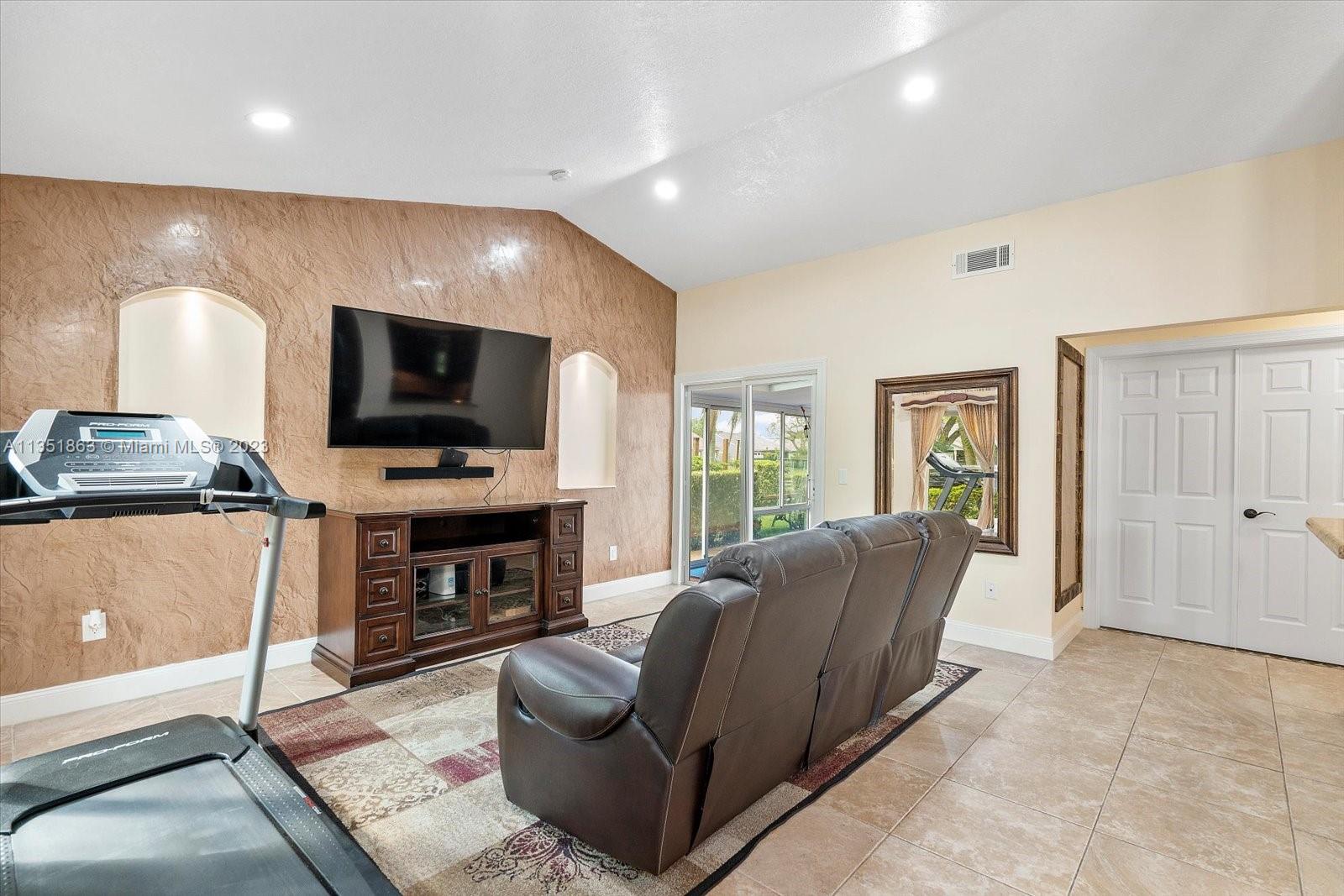 CINNAMON PLACE 1 - Residential