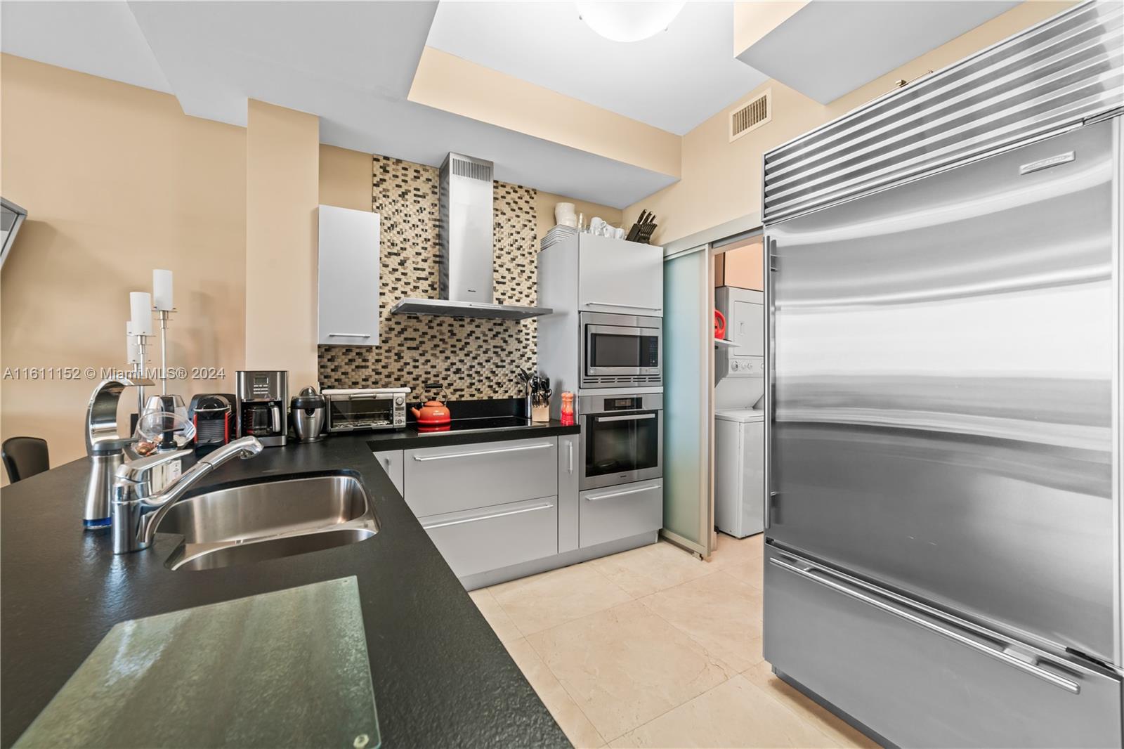 TRUMP ROYALE CONDO - Residential