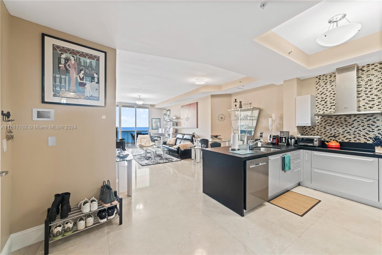 TRUMP ROYALE CONDO - Residential