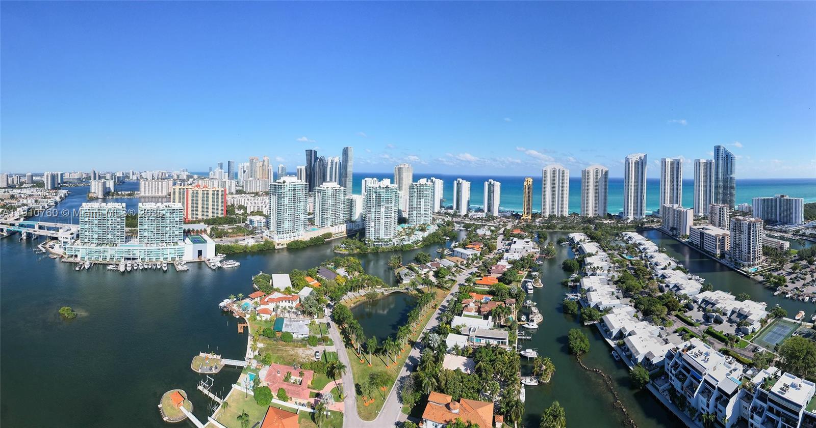 PARQUE TOWERS CONDO - Residential