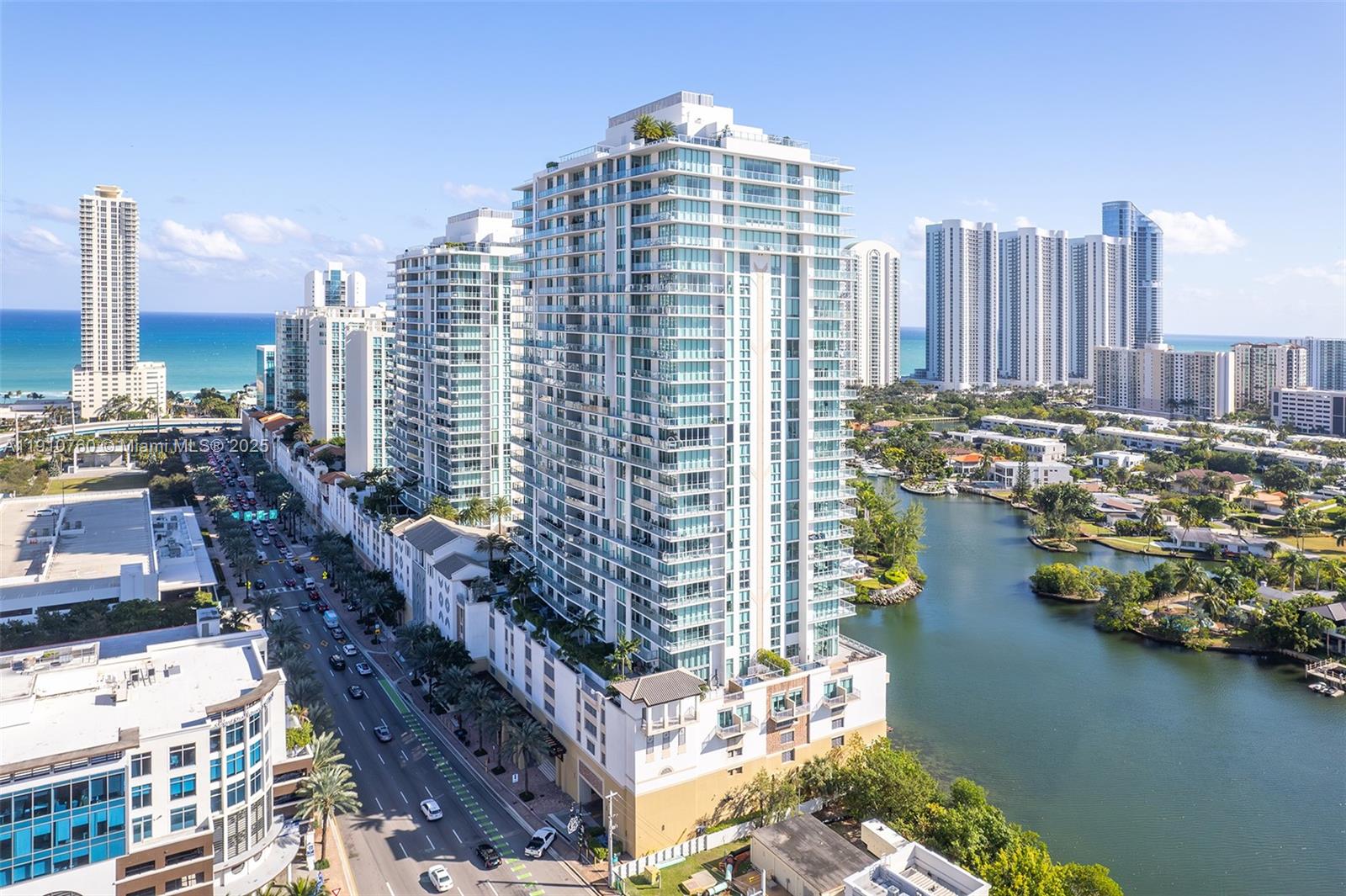 PARQUE TOWERS CONDO - Residential