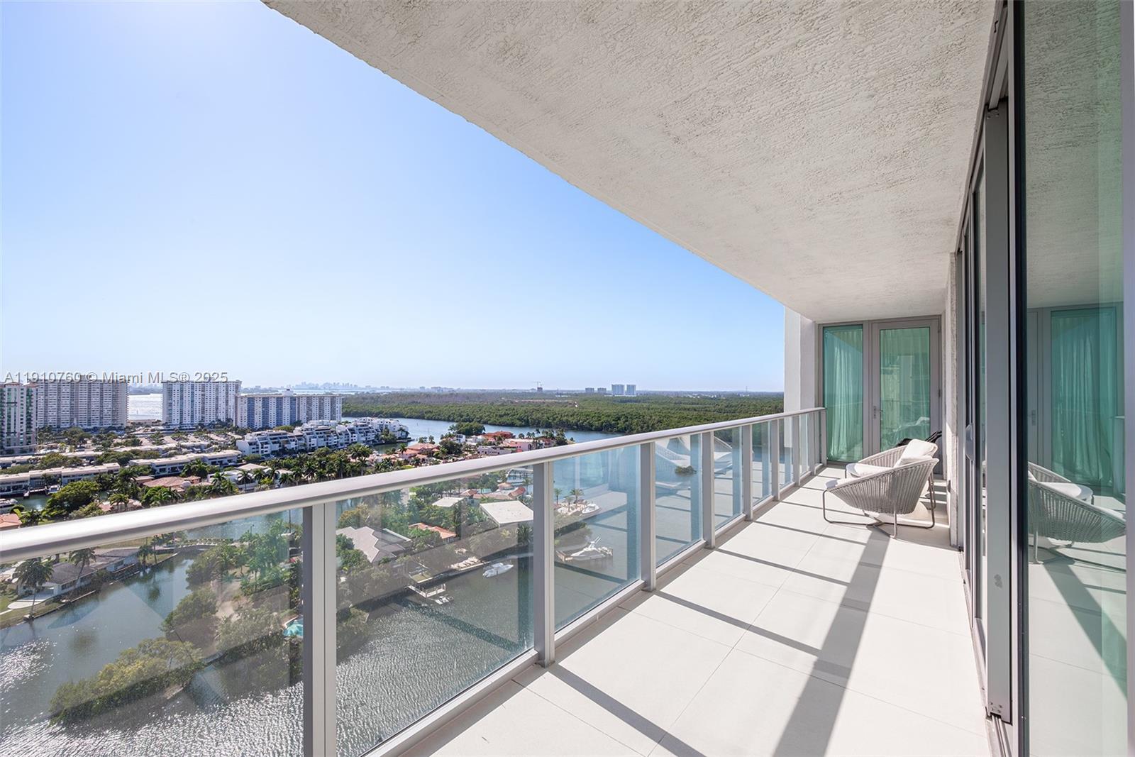 PARQUE TOWERS CONDO - Residential