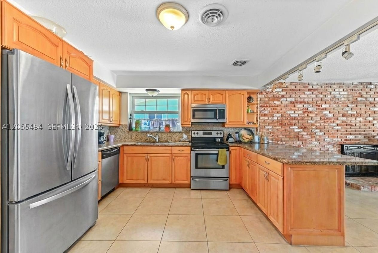 WOODCREST - Residential