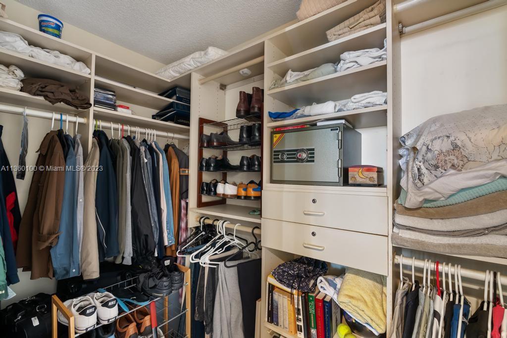 CRICKET CLUB CONDO - Residential