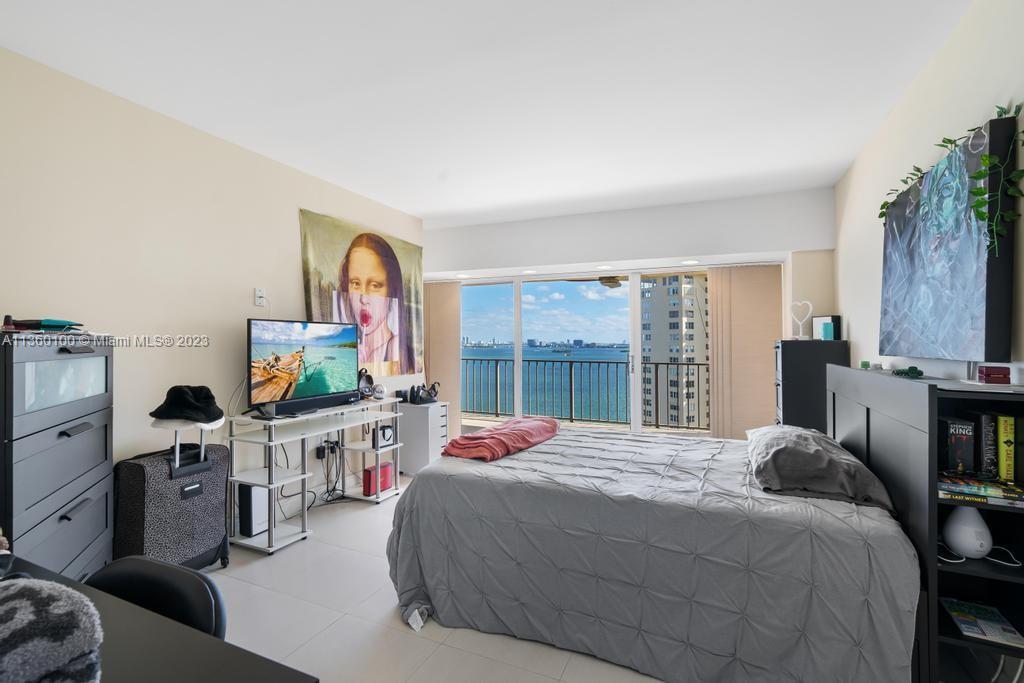 CRICKET CLUB CONDO - Residential