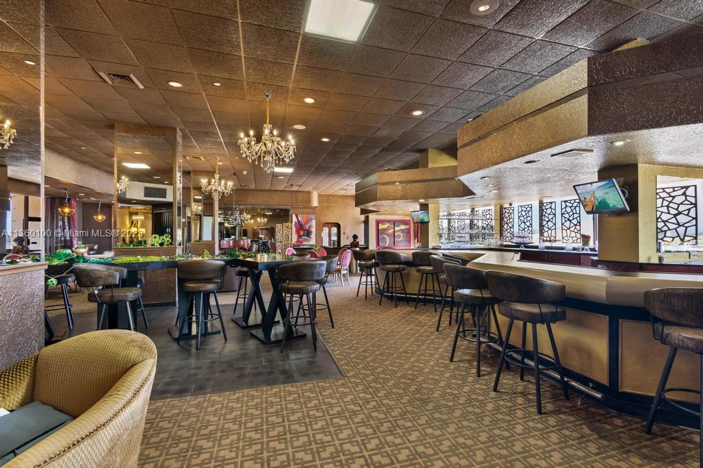 CRICKET CLUB CONDO - Residential