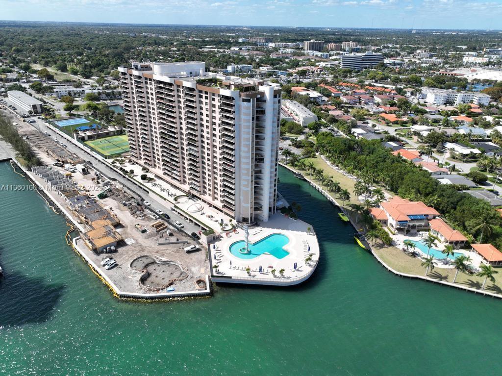 CRICKET CLUB CONDO - Residential