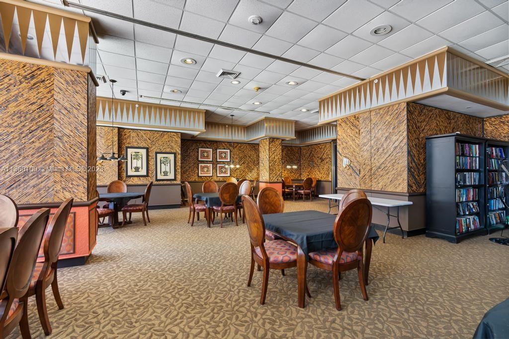 CRICKET CLUB CONDO - Residential