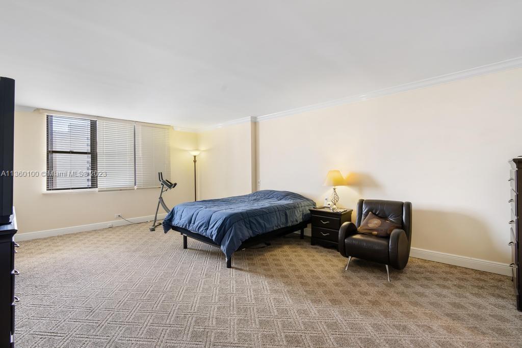 CRICKET CLUB CONDO - Residential