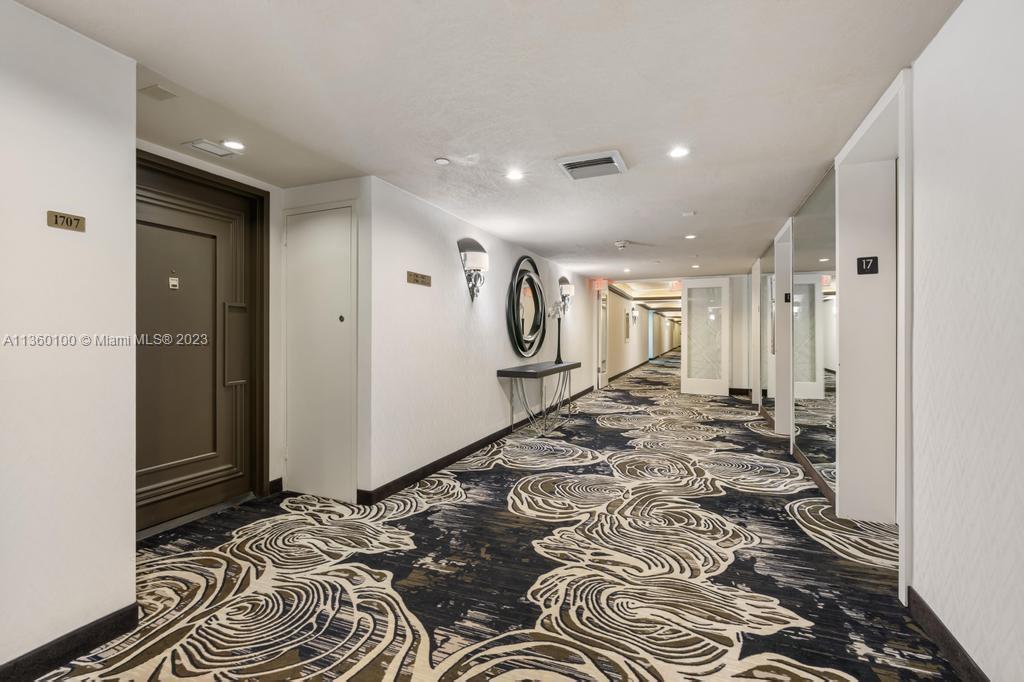 CRICKET CLUB CONDO - Residential