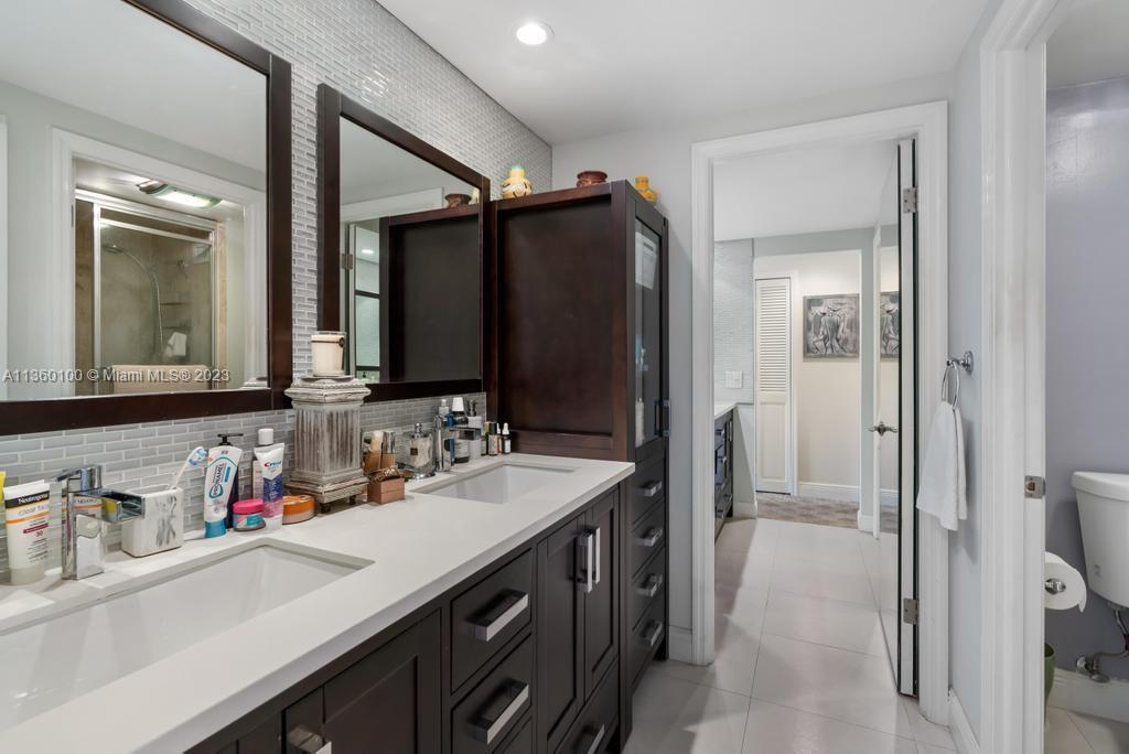 CRICKET CLUB CONDO - Residential