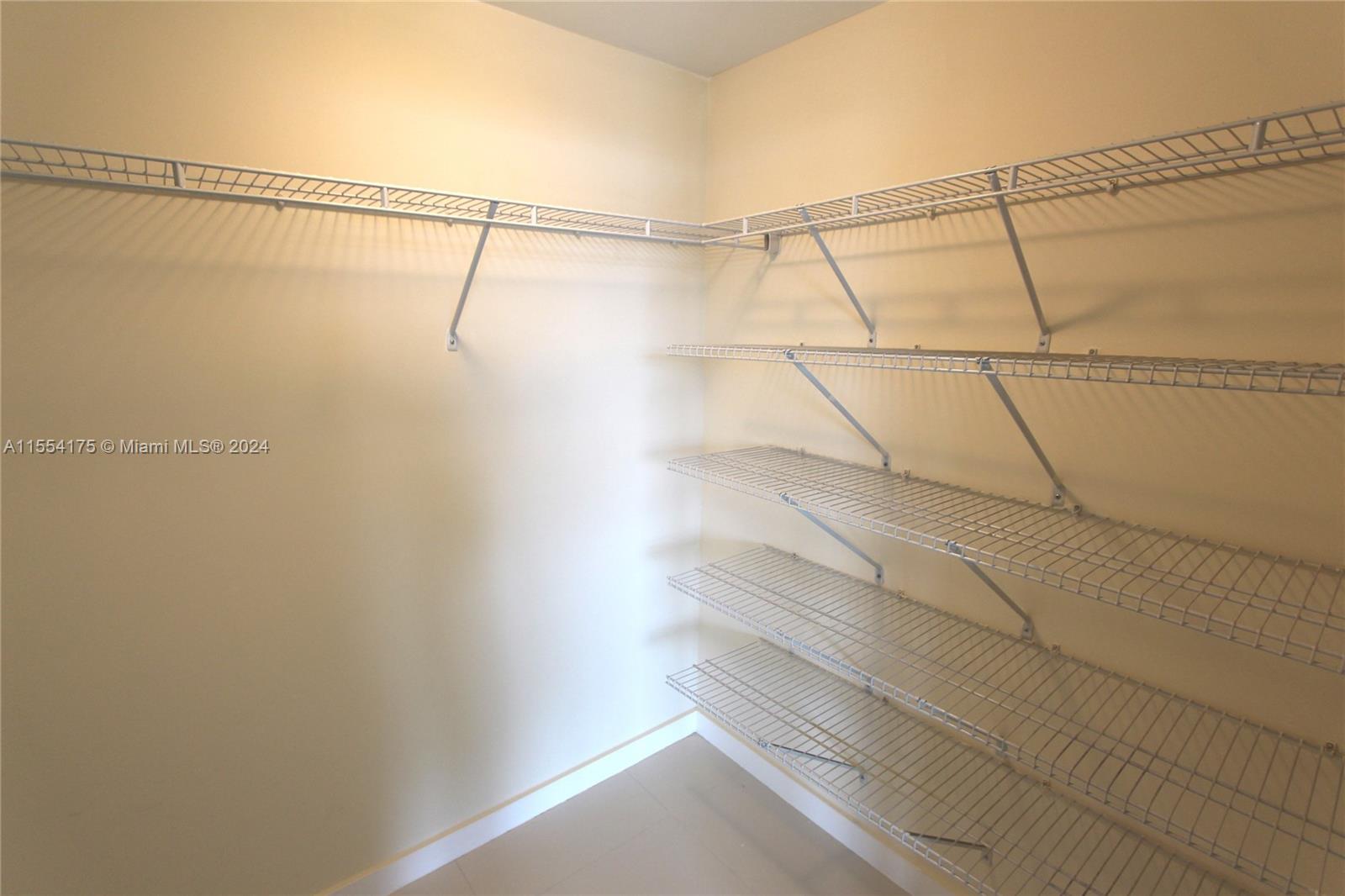 WIND CONDO - Residential