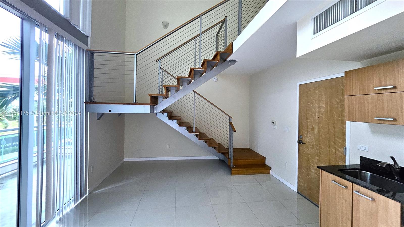 WIND CONDO - Residential