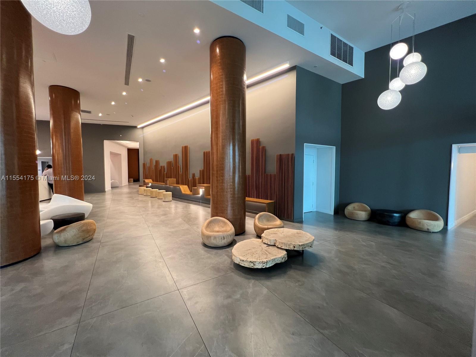WIND CONDO - Residential