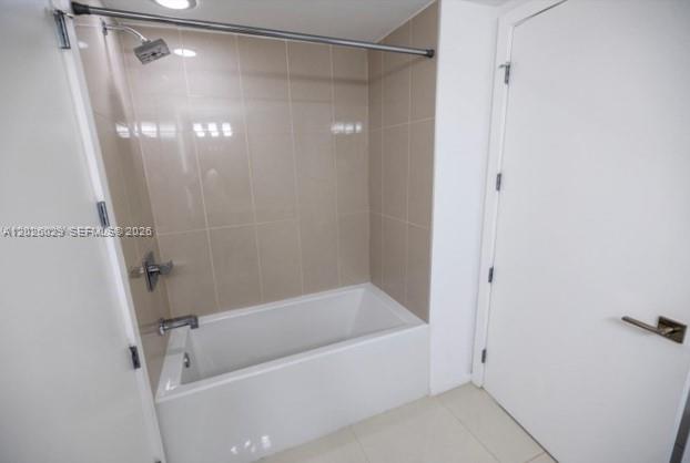 5252 PASEO CONDO - Residential Lease
