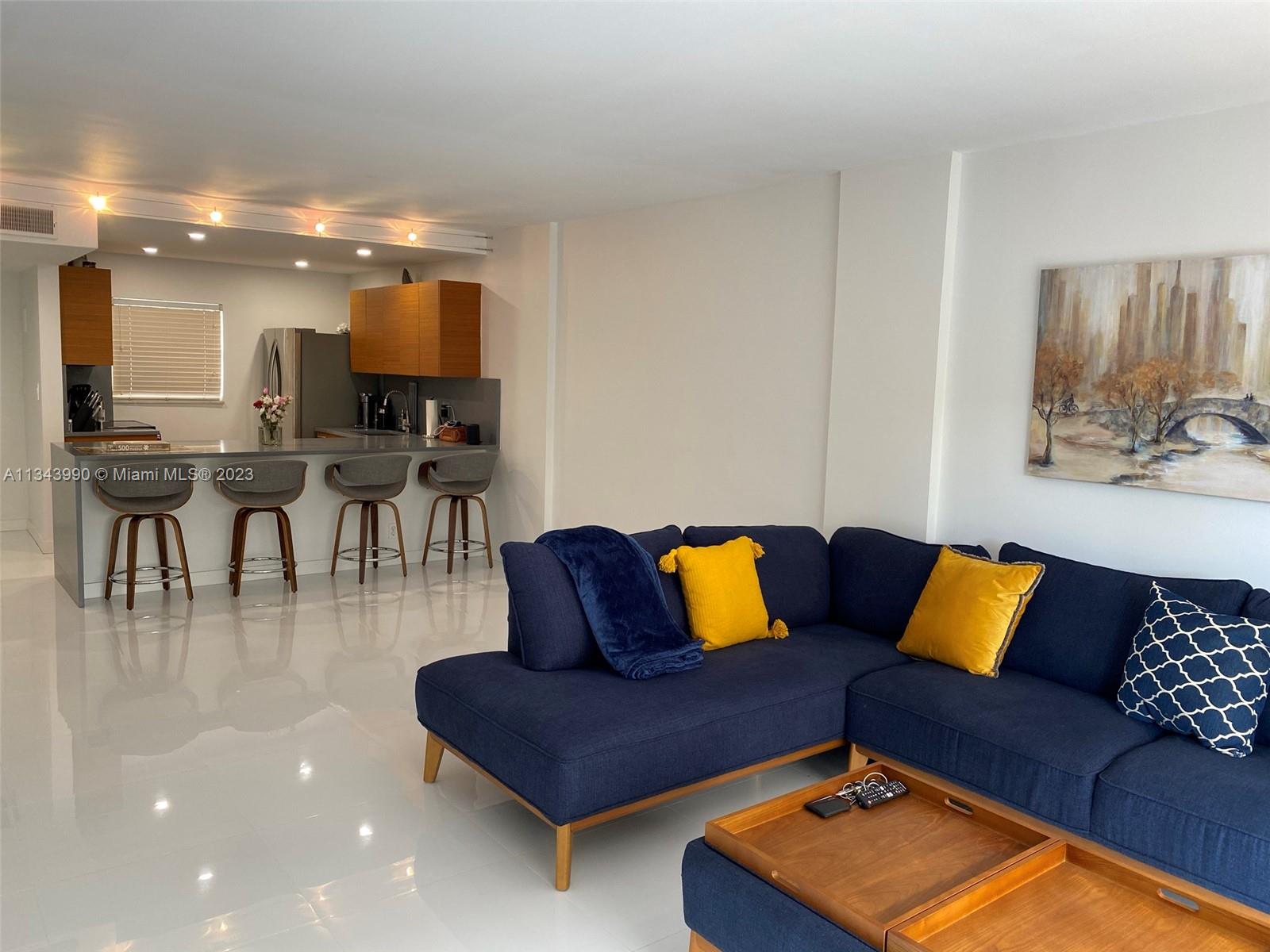 WATERS EDGE OF CORAL GABL - Residential