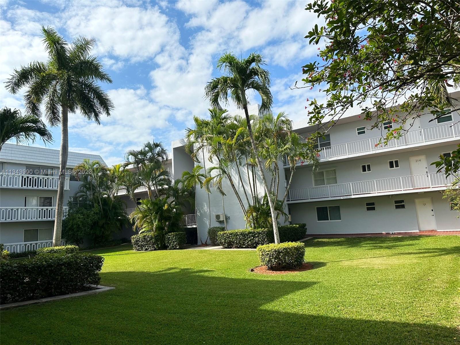 WATERS EDGE OF CORAL GABL - Residential